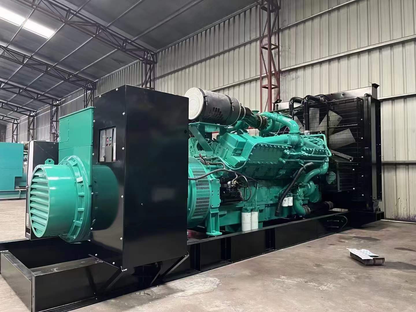 新北如何降低 800kW 柴油发电机输出电流的波动？